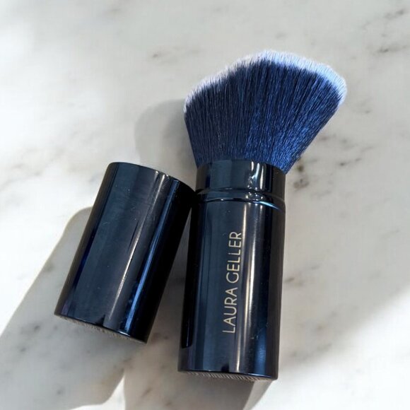 Laura Geller NEW Beauty Retractable Angled Kabuki Brush - Picture 4 of 8